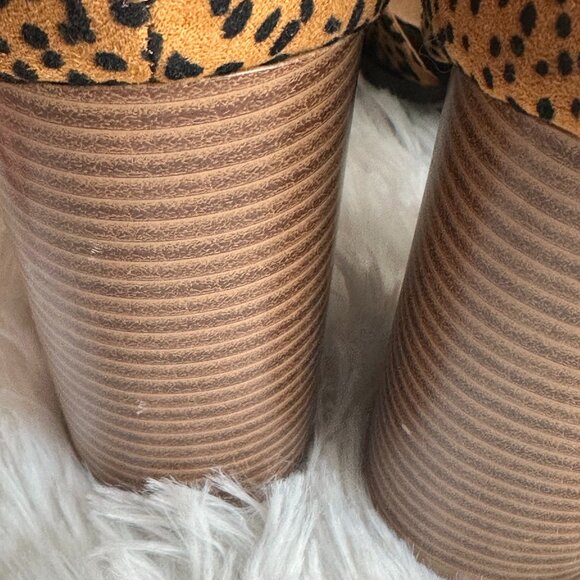 Qupid Animal Print Strappy Stacked Zip-Back Closure Heels Size 8 - Picture 13 of 13